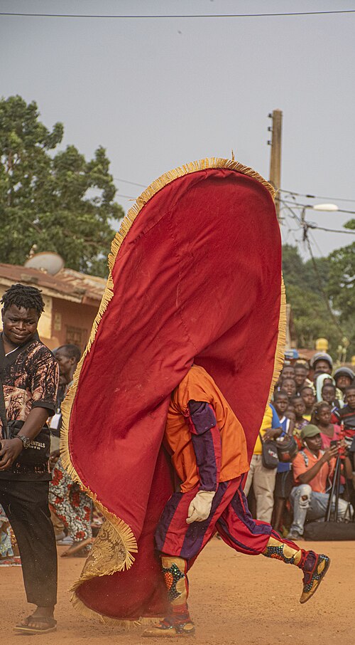 Cérémonie egungun à la place Migan