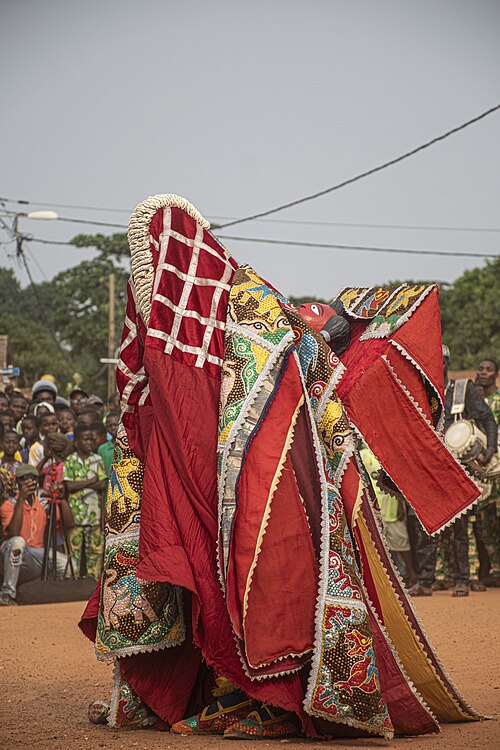 Cérémonie egungun à la place Migan