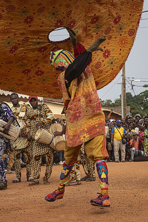 Cérémonie egungun à la place Migan