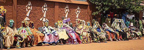 Cérémonie egungun à la place Migan