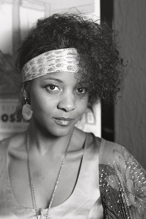 Gizelle Smith (2012)