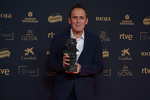 Alberto Iglesias on the red carpet of the Goya Awards held in Granada in 2025