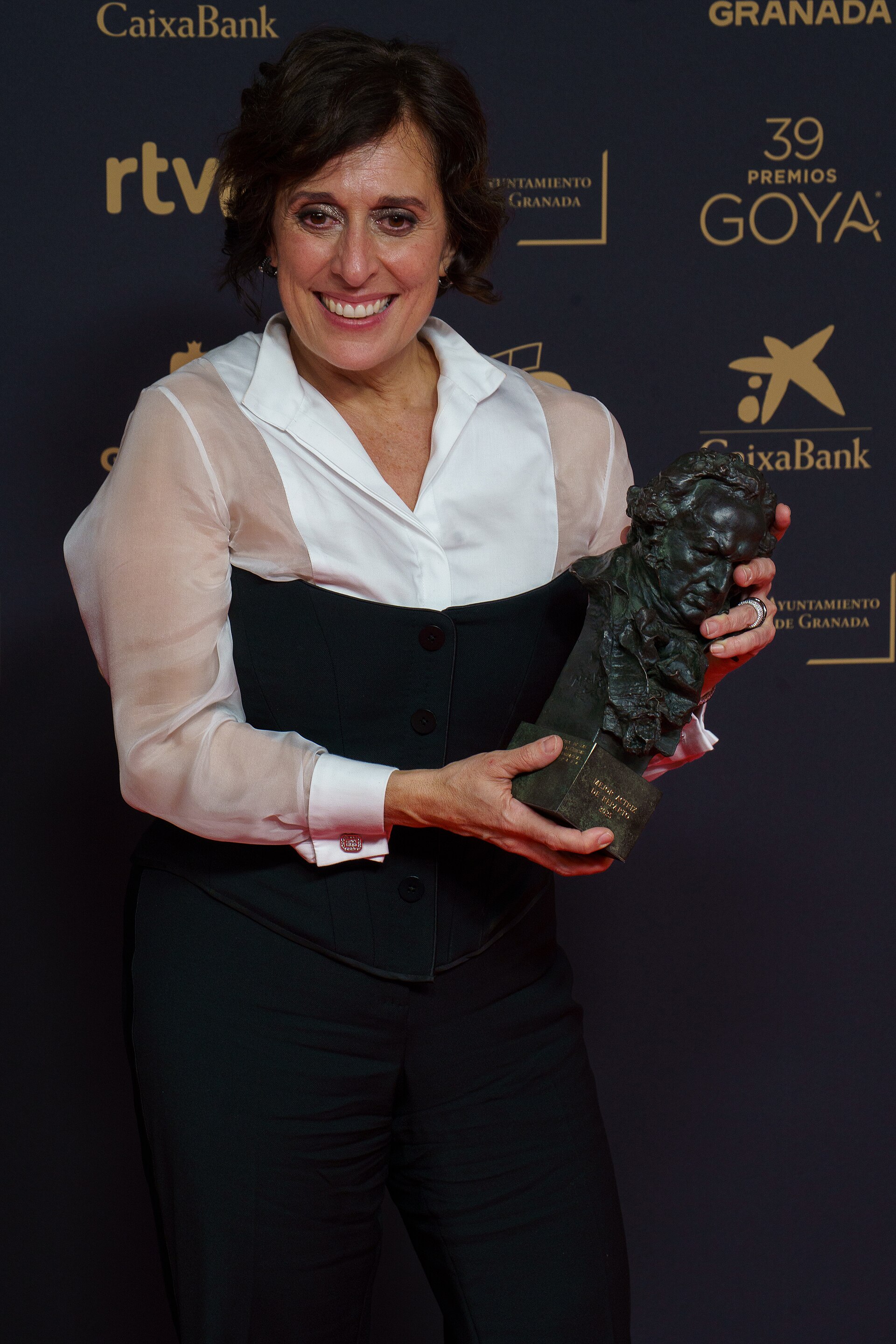 Clara Segura on the red carpet of the Goya Awards held in Granada in 2025