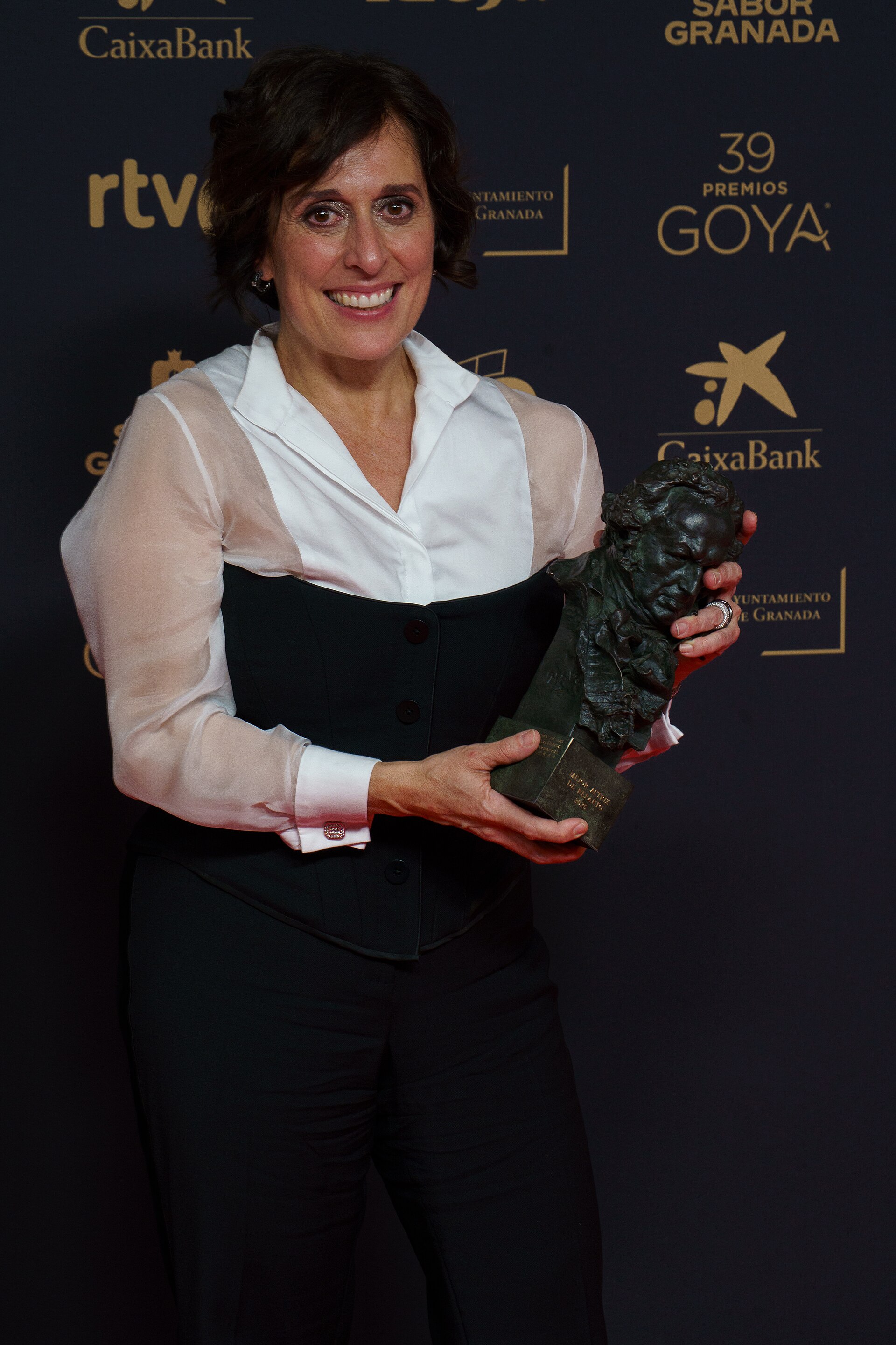 Clara Segura on the red carpet of the Goya Awards held in Granada in 2025