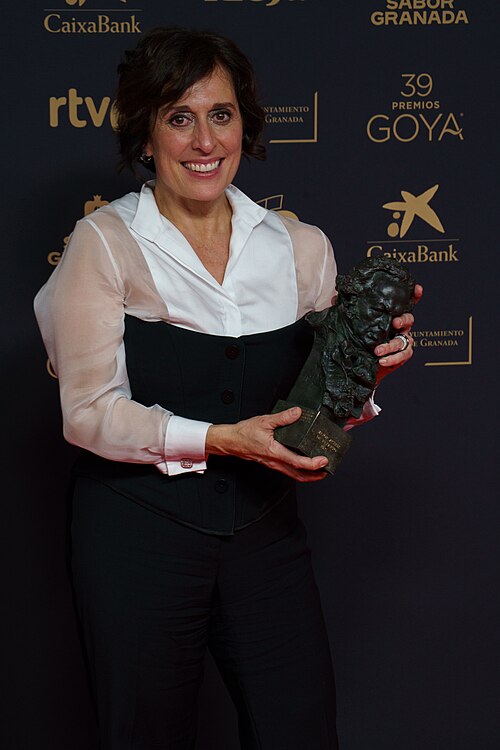 Clara Segura on the red carpet of the Goya Awards held in Granada in 2025