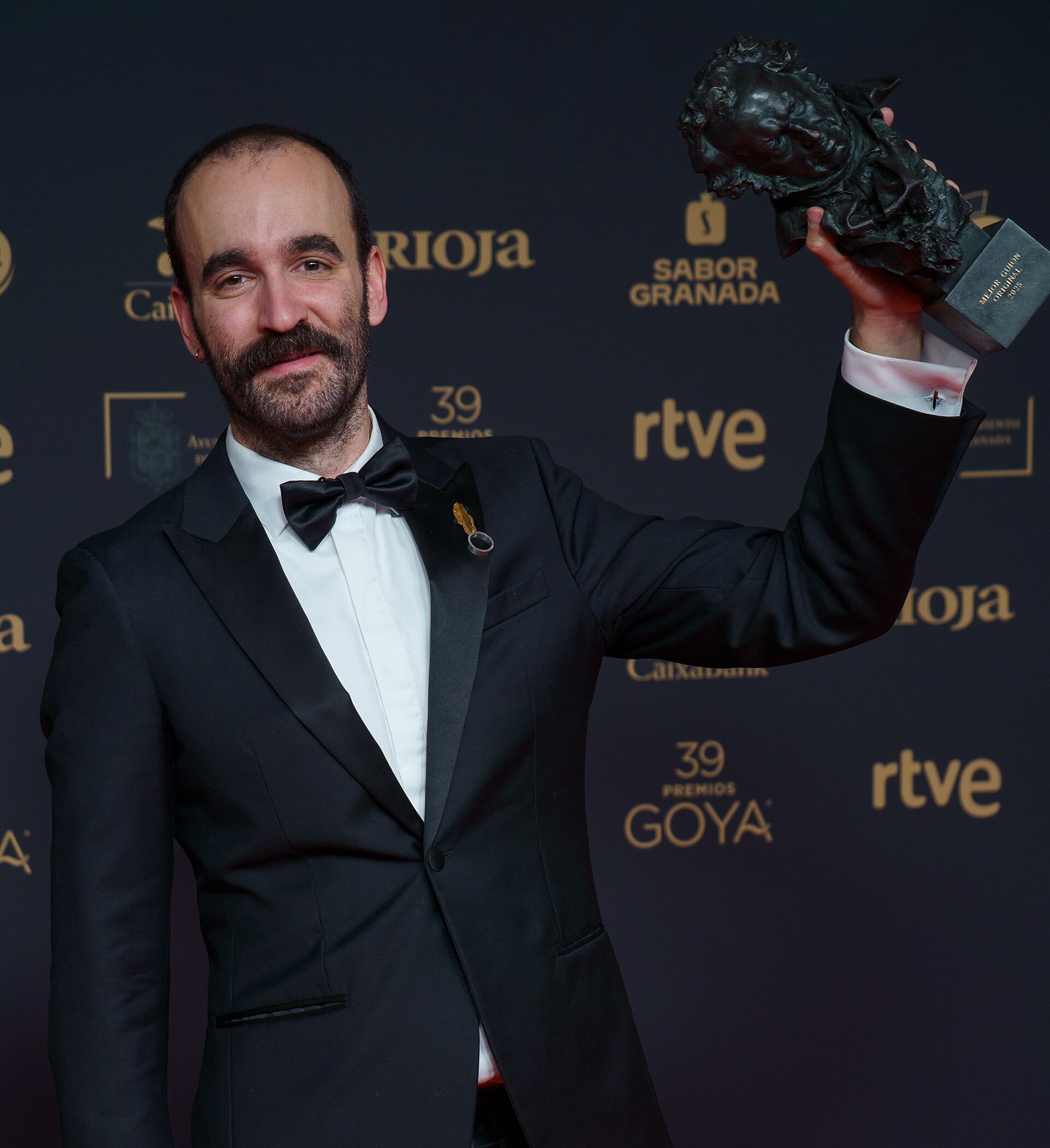 Eduard Sola on the red carpet of the Goya Awards held in Granada in 2025