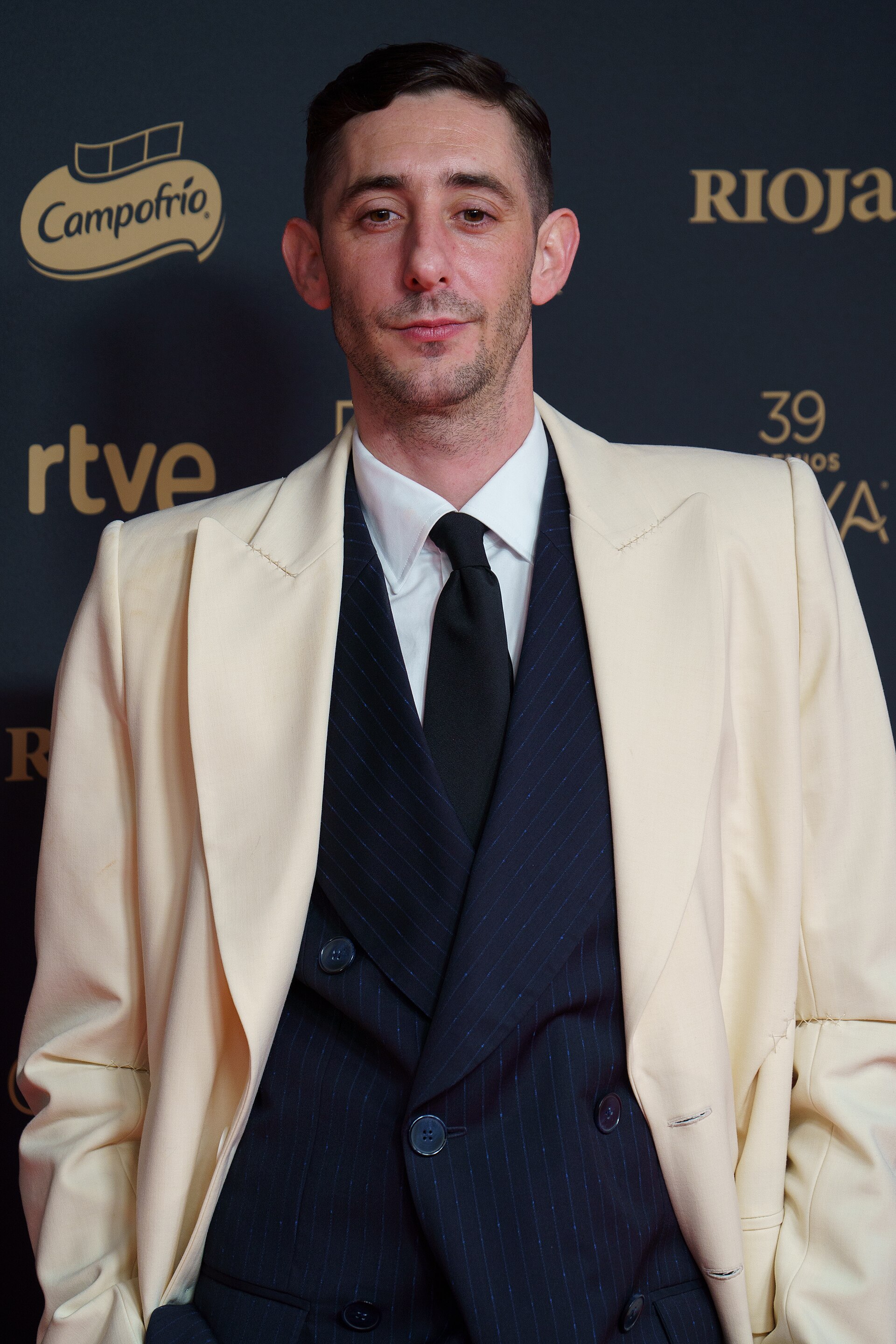 Enric Auquer en la alfombra roja de los Premios Goya celebrados en Granada en 2025