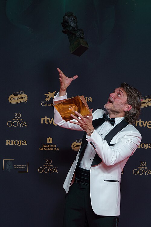 Salva Reina on the red carpet of the Goya Awards held in Granada in 2025