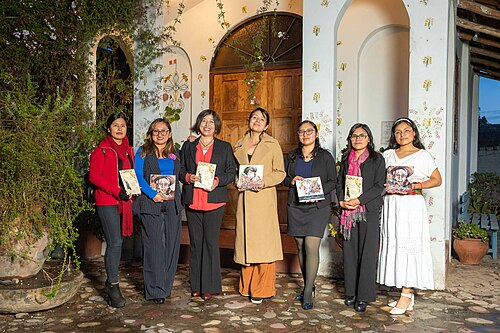 Integrantes de PACHA Grupo de Arte y Literatura durante la Segunda edición de Wamlita - Reconocimiento a la mujer. Realizado el 14 de marzo de 2026, Huancayo, Perú.