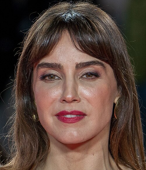 Irene Arcos at the Red Carpet of the Malaga 2025 Festival next to Cervantes Theater