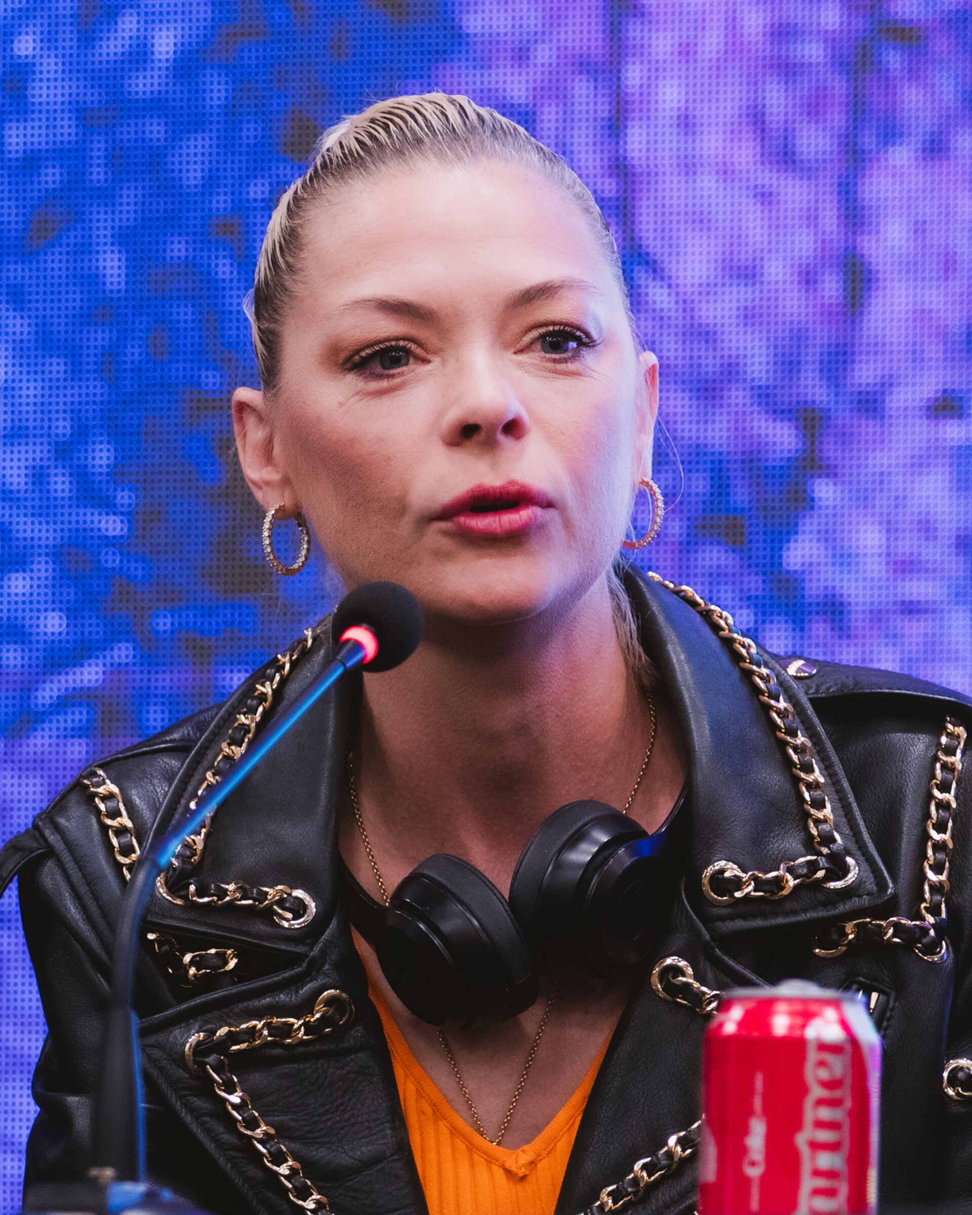 Jaime King speaking at Creep I.E. Con Aftermath 2025