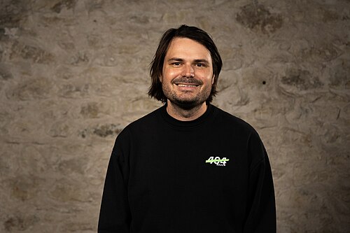 Jason Koebler, 404 Media, at the WikiPortraits studio at the 2025 SXSW Festival.