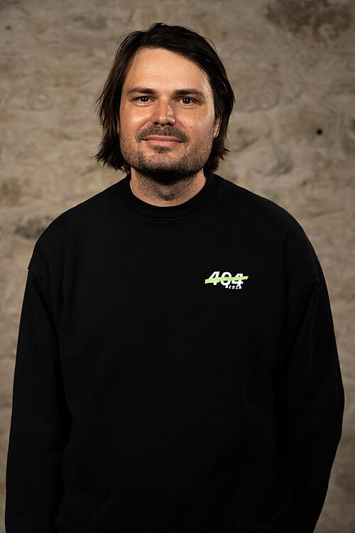 Jason Koebler, 404 Media, at the WikiPortraits studio at the 2025 SXSW Festival.