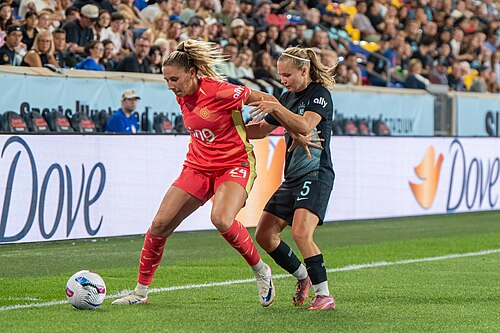 Jayden Perry and Josefine Hasbo during Gotham FC vs Portland Thorns FC on 26 Sep 2025