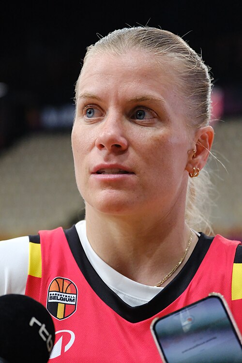 Julie Vanloo 35 Belgium practice 20250623