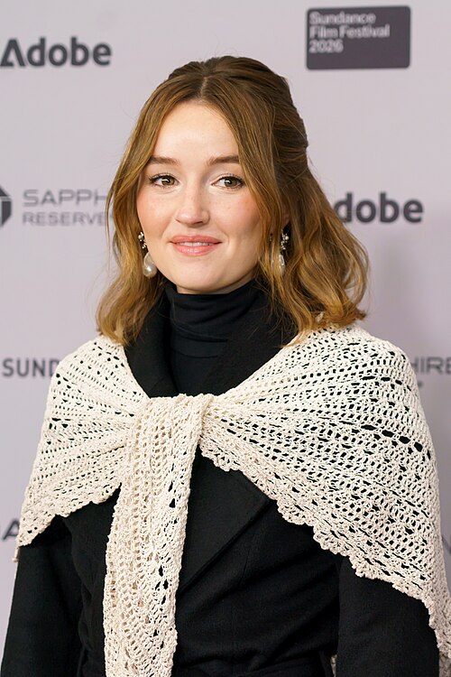 Kaitlyn Dever at the "See you When I See You" red carpet premiere