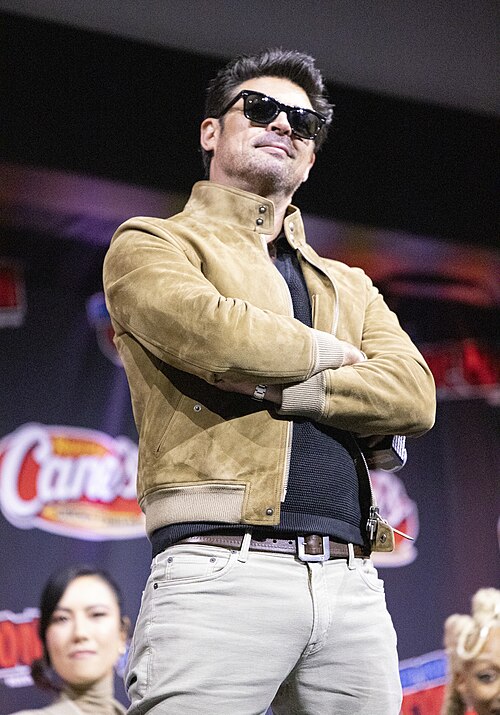 Karl Urban at the 2025 NYCC Mortal Kombat II Panel.