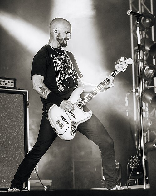 Kim Nordbæk on stage with Span, 2024