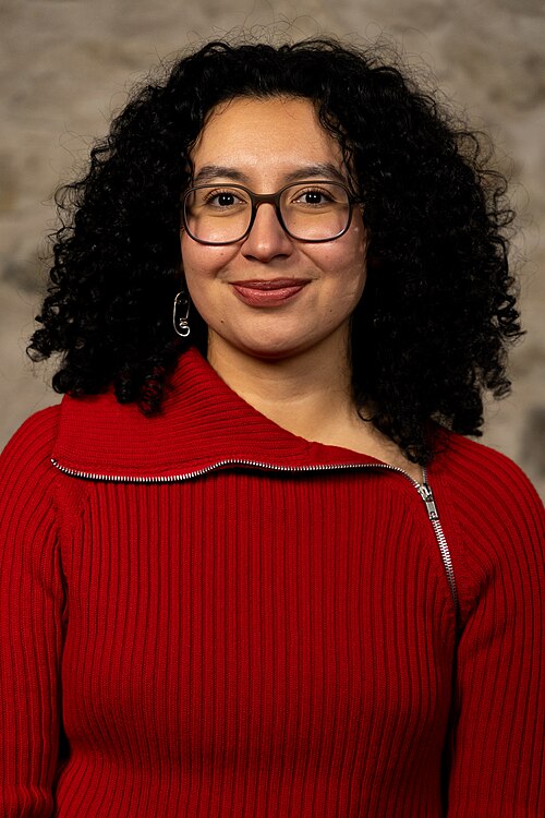 Laura Godinez, Software engineer, at the WikiPortraits studio at the 2025 SXSW Festival.
