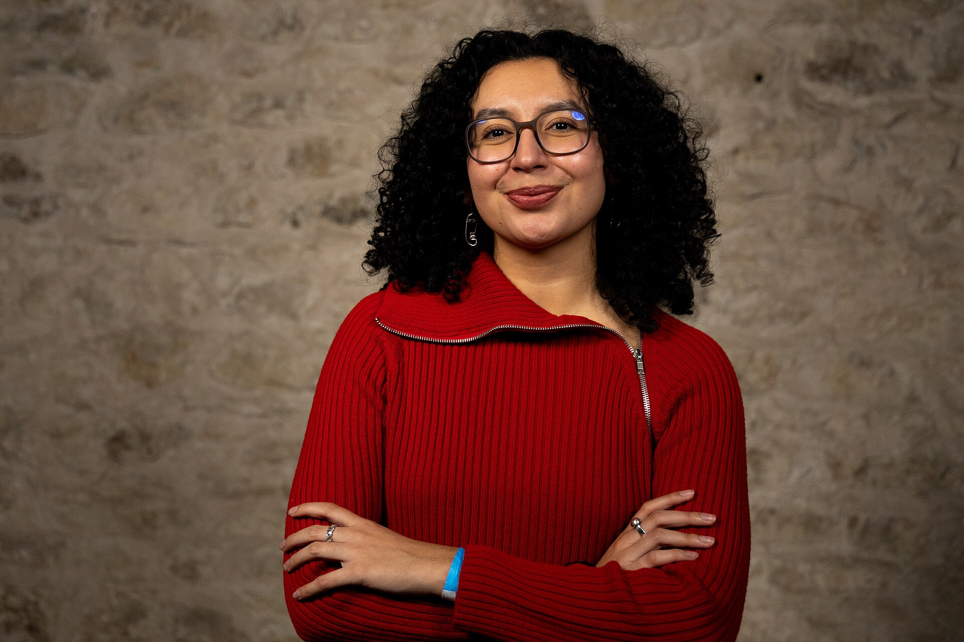 Laura Godinez, Software engineer, at the WikiPortraits studio at the 2025 SXSW Festival.