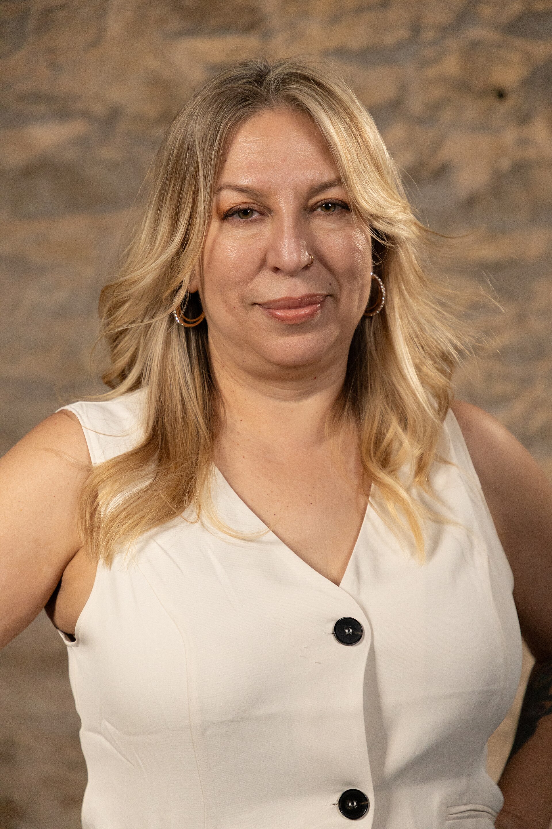 Laura Varela, Producer, American Sons, at the WikiPortraits studio at the 2025 SXSW Festival.