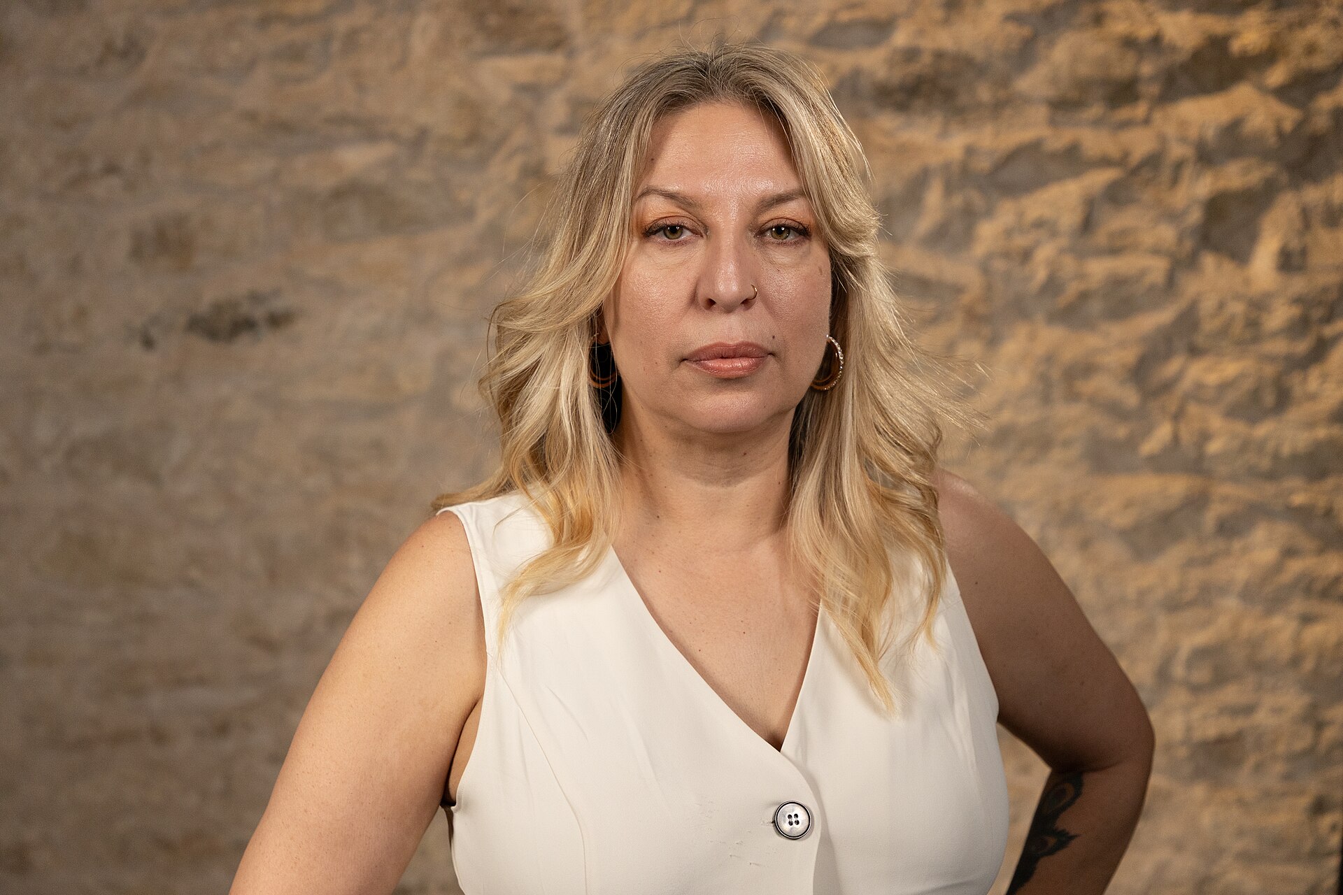 Laura Varela, Producer, American Sons, at the WikiPortraits studio at the 2025 SXSW Festival.