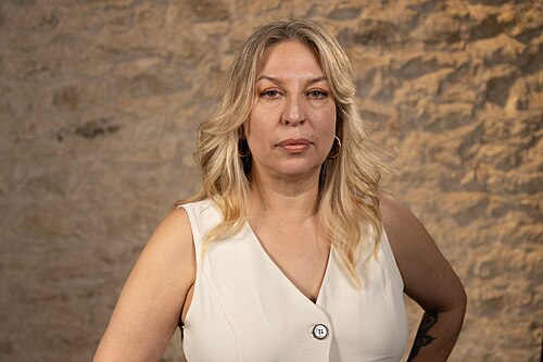 Laura Varela, Producer, American Sons, at the WikiPortraits studio at the 2025 SXSW Festival.