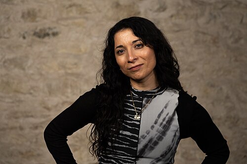 Lili Soto, Cam Op, at the WikiPortraits studio at the 2025 SXSW Festival.