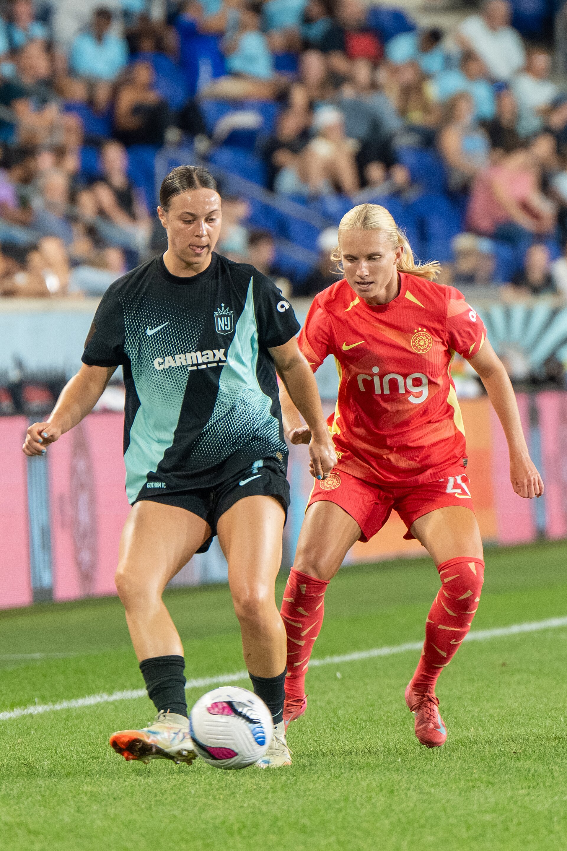 Lilly Reale and Kaitlyn Torpey during Gotham FC vs Portland Thorns FC on 26 Sep 2025
