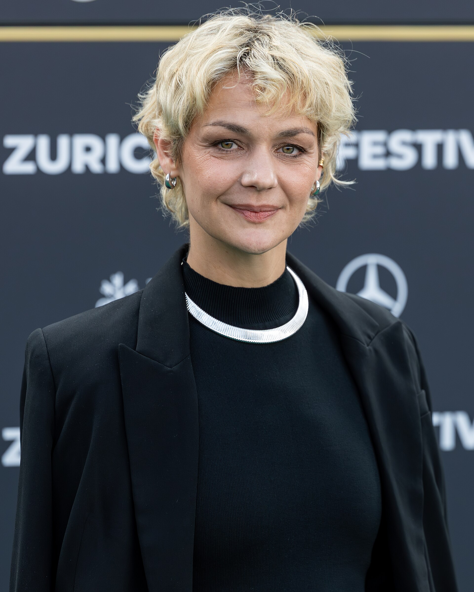 Luise Heyer on the Green Carpet at the 2025 Zurich Film Festival.