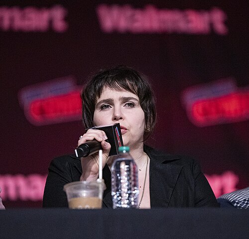 Mae Whitman at the 2025 NYCC Avatar 20th Anniversary Panel.