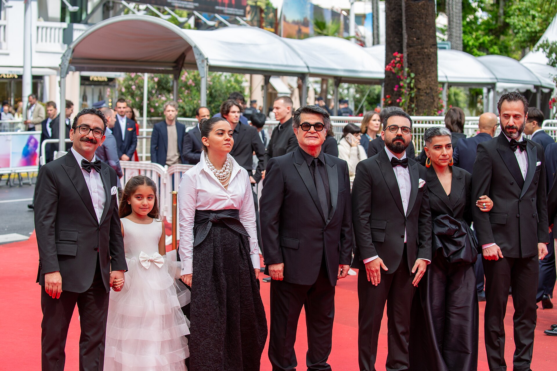 Main Cast of Un Simple Accident on Cannes Red Carpet 2025