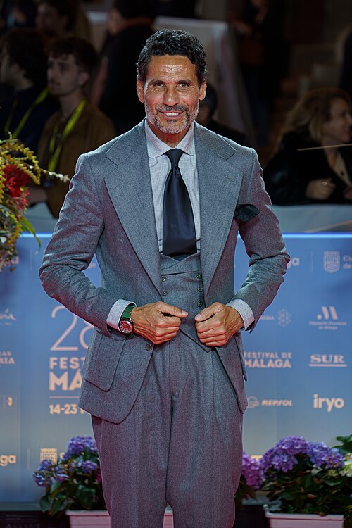 Óscar Higares at the Red Carpet of the Malaga 2025 Festival next to Cervantes Theater