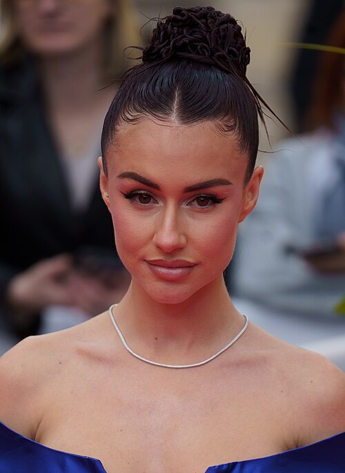 Abril Cols at the Red Carpet of the Malaga 2025 Festival next to Cervantes Theater