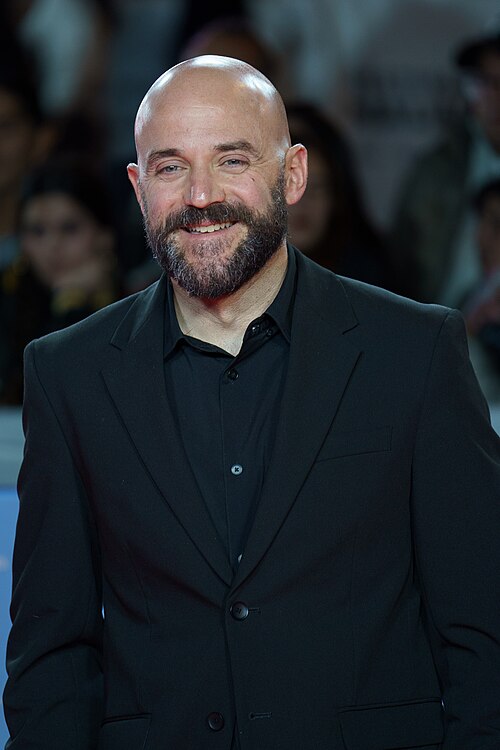 Alberto Utrera at the Red Carpet of the Malaga 2025 Festival next to Cervantes Theater