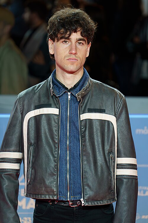 Alex Monner at the Red Carpet of the Malaga 2025 Festival next to Cervantes Theater