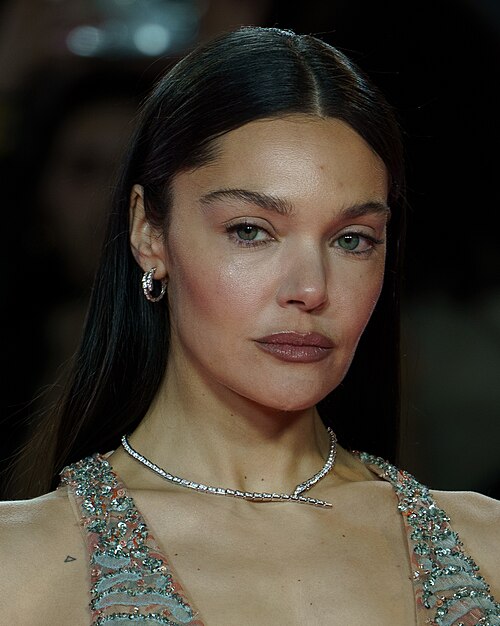 Ana Rujas at the Red Carpet of the Malaga 2025 Festival next to Cervantes Theater