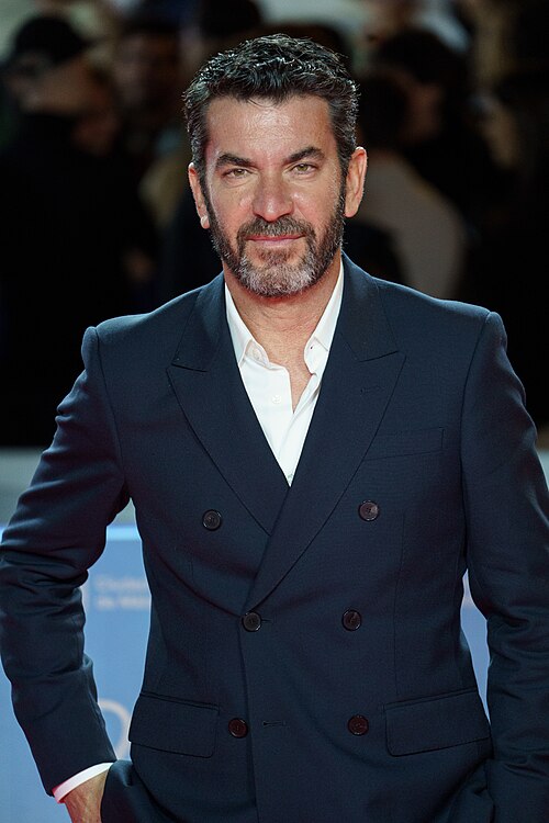Arturo Valls at the Red Carpet of the Malaga 2025 Festival next to Cervantes Theater