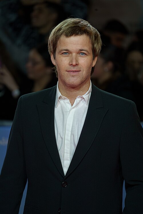 Benjamín Amadeo at the Red Carpet of the Malaga 2025 Festival next to Cervantes Theater