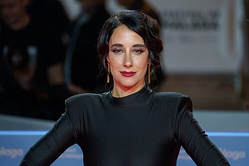 Elisa Zulueta at the Red Carpet of the Malaga 2025 Festival next to Cervantes Theater