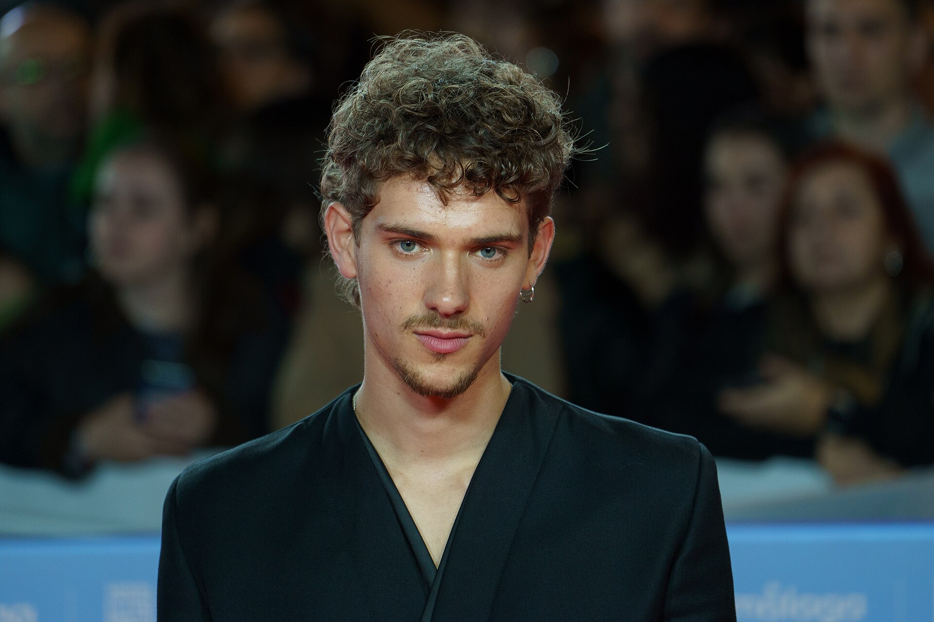 Hugo Welzel at the Red Carpet of the Malaga 2025 Festival next to Cervantes Theater