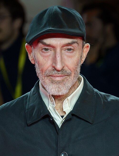 José Luis Ferrer at the Red Carpet of the Malaga 2025 Festival next to Cervantes Theater