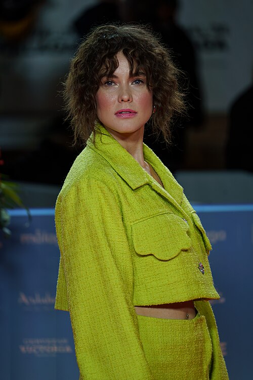 Katia Fellin at the Red Carpet of the Malaga 2025 Festival next to Cervantes Theater