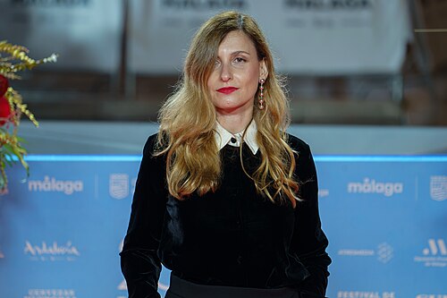 Laura Hojman at the Red Carpet of the Malaga 2025 Festival next to Cervantes Theater