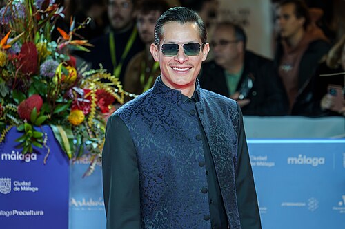 Luis Alberti at the Red Carpet of the Malaga 2025 Festival next to Cervantes Theater