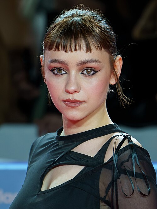 María Romanillos at the Red Carpet of the Malaga 2025 Festival next to Cervantes Theater