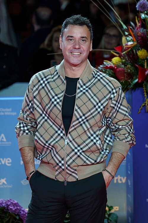 Miquel Fernández at the Red Carpet of the Malaga 2025 Festival next to Cervantes Theater