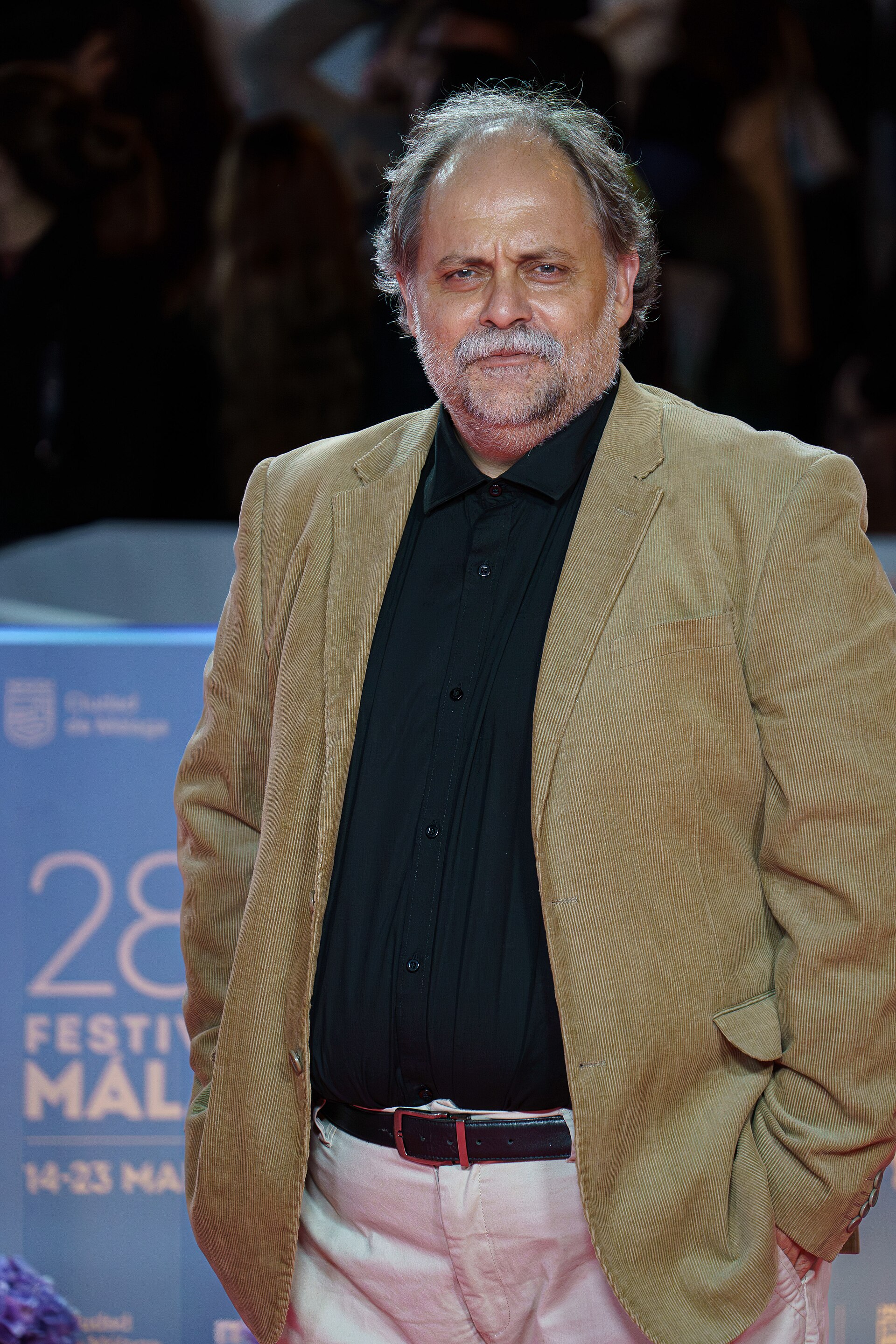 Néstor Guzzini at the Red Carpet of the Malaga 2025 Festival next to Cervantes Theater