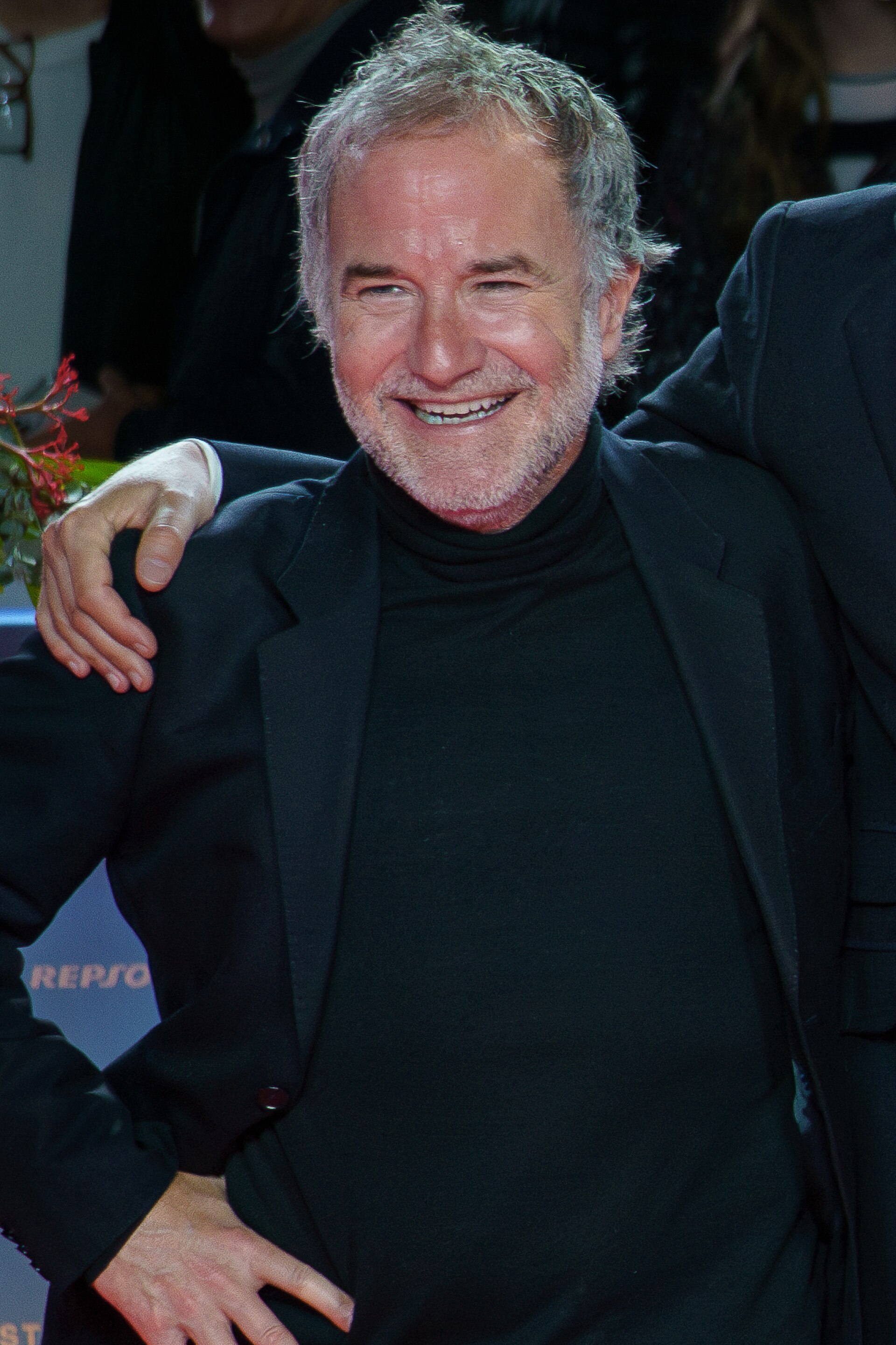 Pedro Hernández Santos at the Red Carpet of the Malaga 2025 Festival next to Cervantes Theater