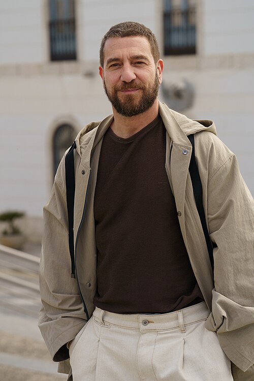Raúl Tejón at the Red Carpet of the Malaga 2025 Festival next to Cervantes Theater